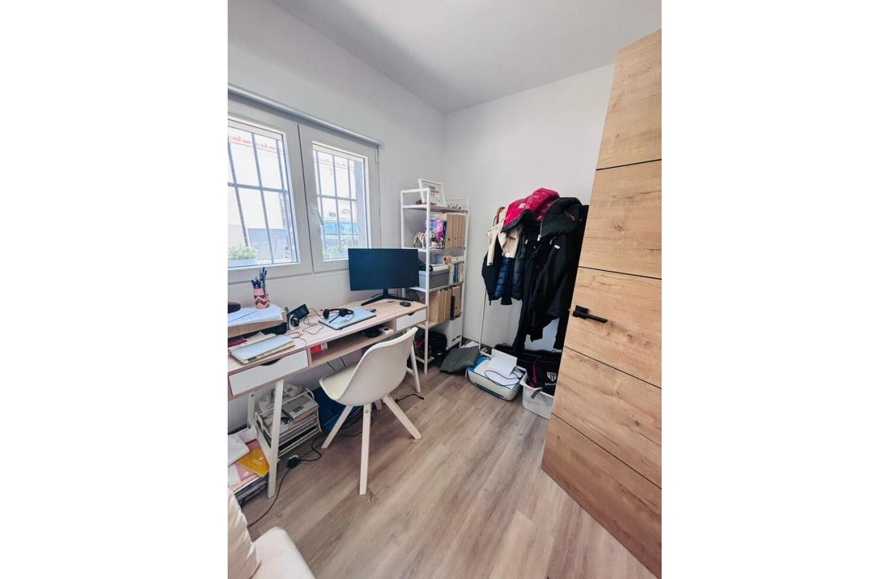 Resale - Town House -
San Miguel de Salinas - Inland