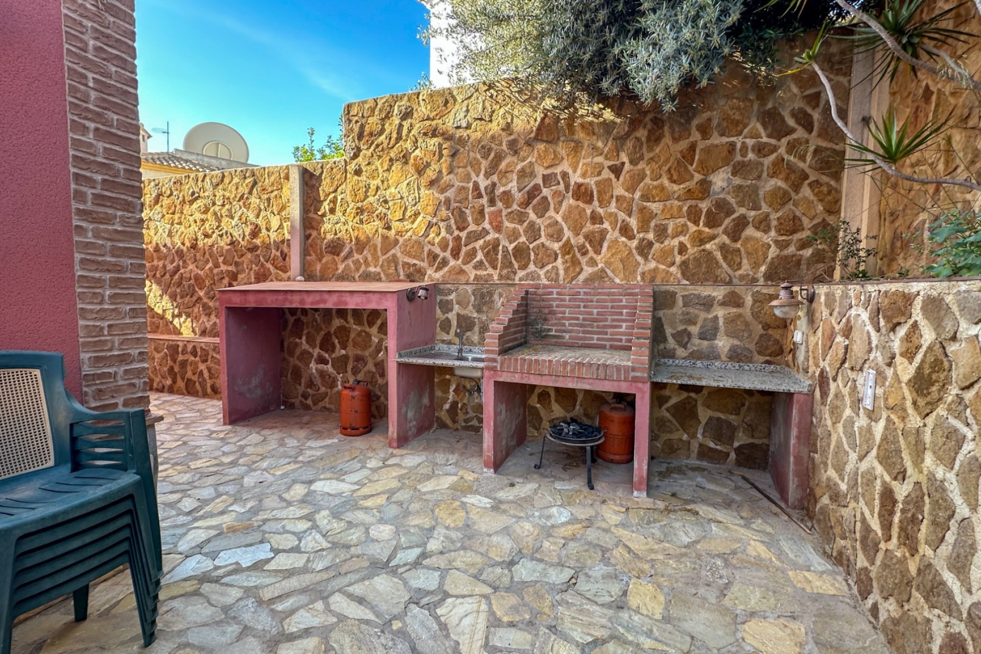 Resale - Town House -
San Miguel de Salinas - Inland