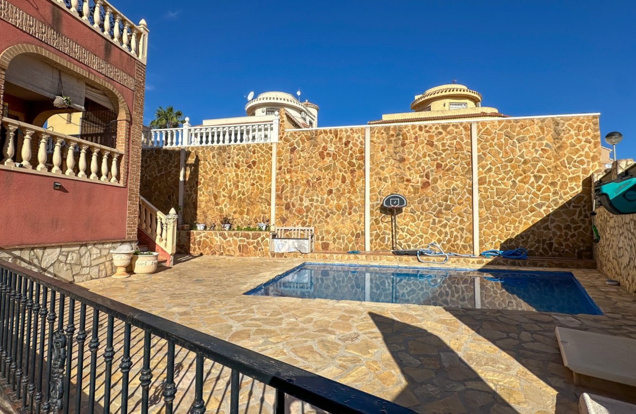 Resale - Town House -
San Miguel de Salinas - Inland