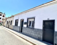 Resale - Town House -
San Miguel de Salinas - Inland