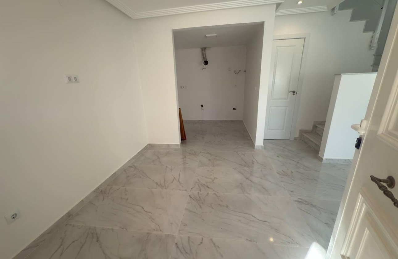 Resale - Town House -
Torrevieja - Aguas Nuevas