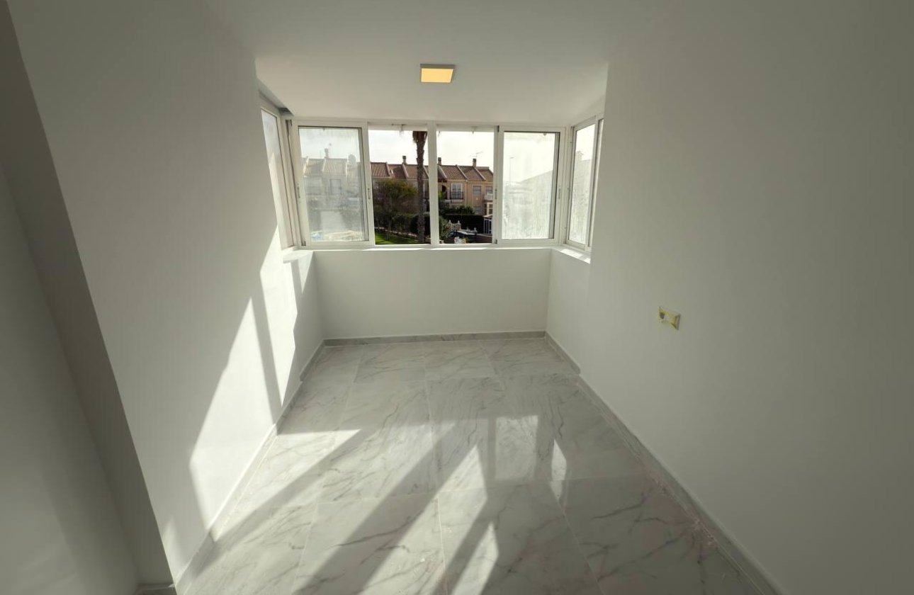 Resale - Town House -
Torrevieja - Aguas Nuevas