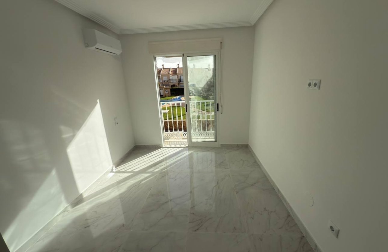 Resale - Town House -
Torrevieja - Aguas Nuevas
