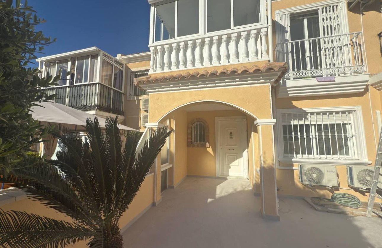 Resale - Town House -
Torrevieja - Aguas Nuevas