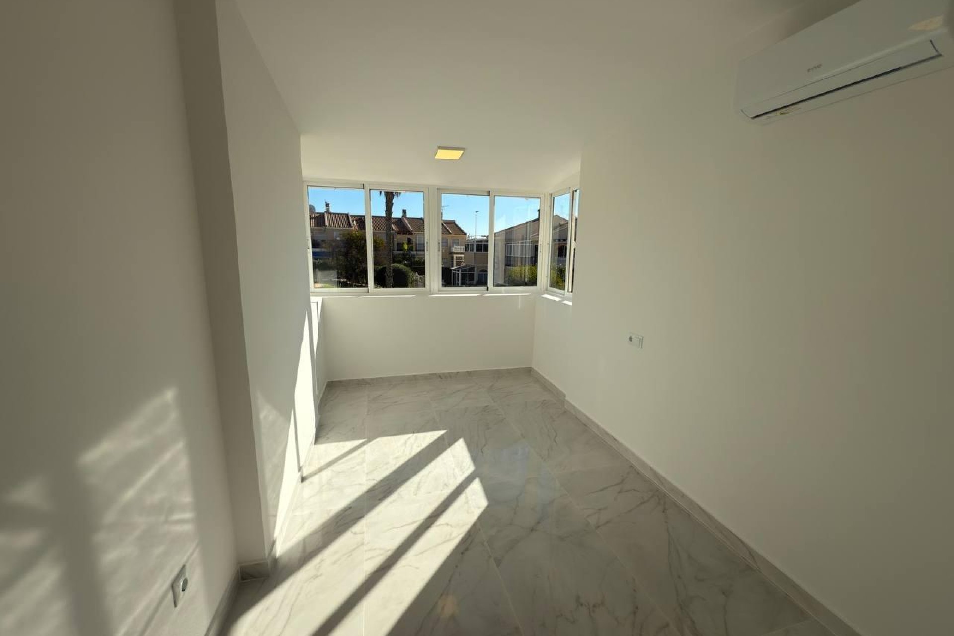 Resale - Town House -
Torrevieja - Aguas Nuevas