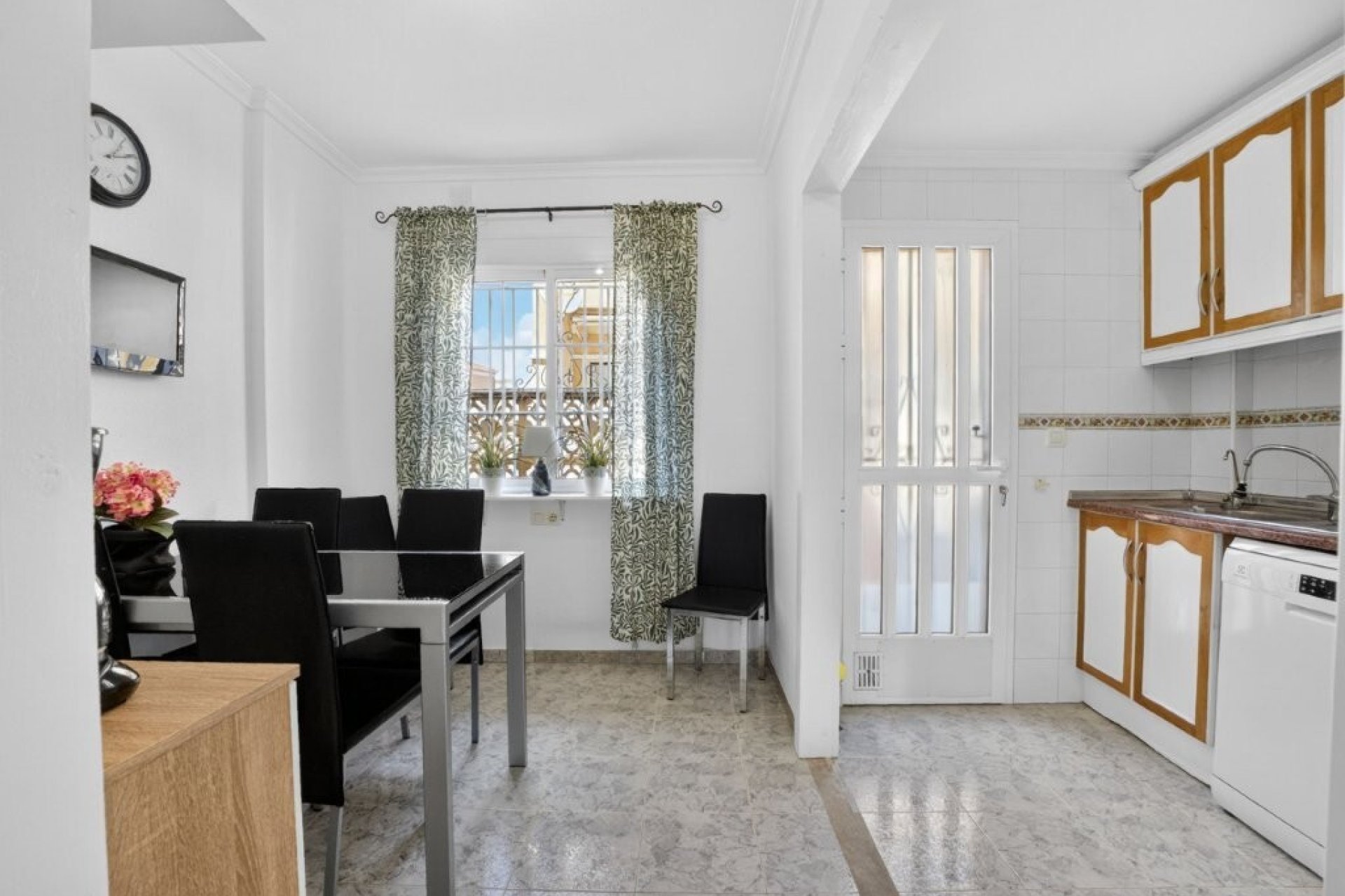 Resale - Town House -
Torrevieja - Aguas Nuevas