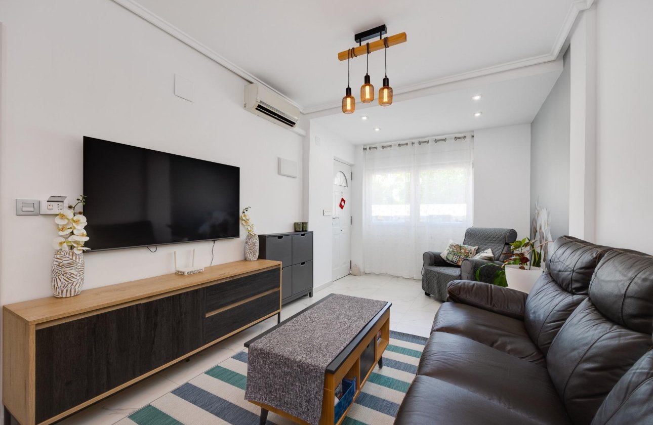 Resale - Town House -
Torrevieja - Aguas Nuevas