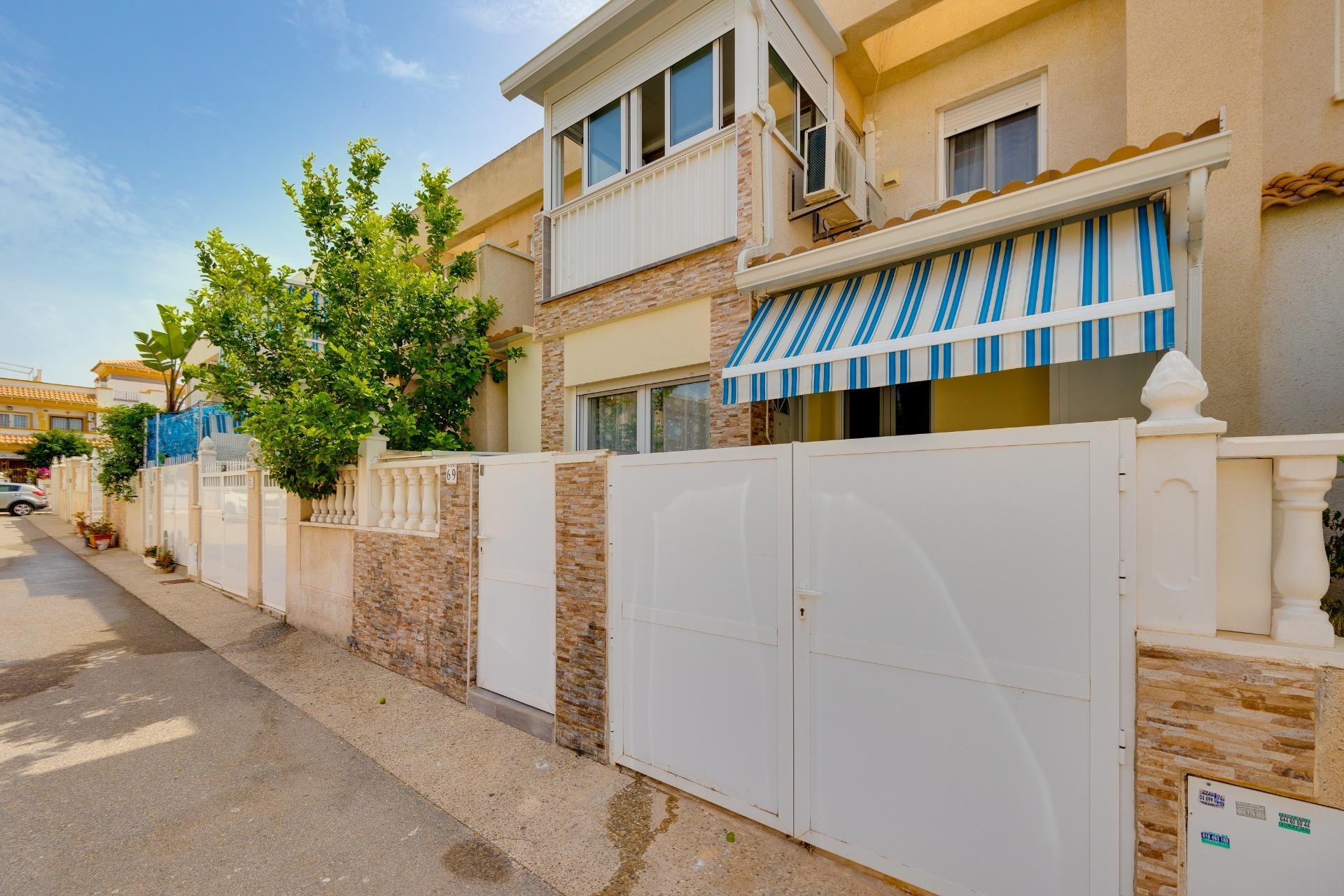 Resale - Town House -
Torrevieja - Aguas Nuevas
