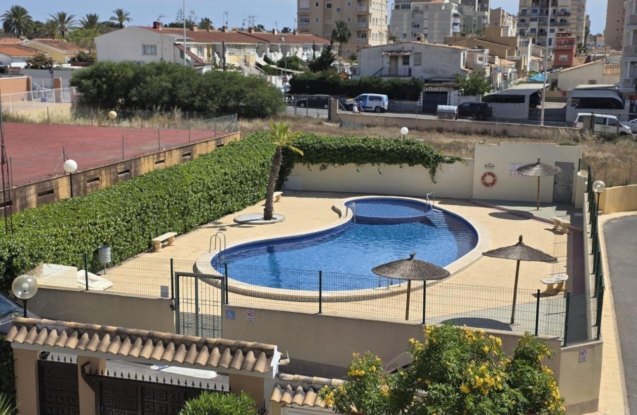 Resale - Town House -
Torrevieja - Calas Blanca
