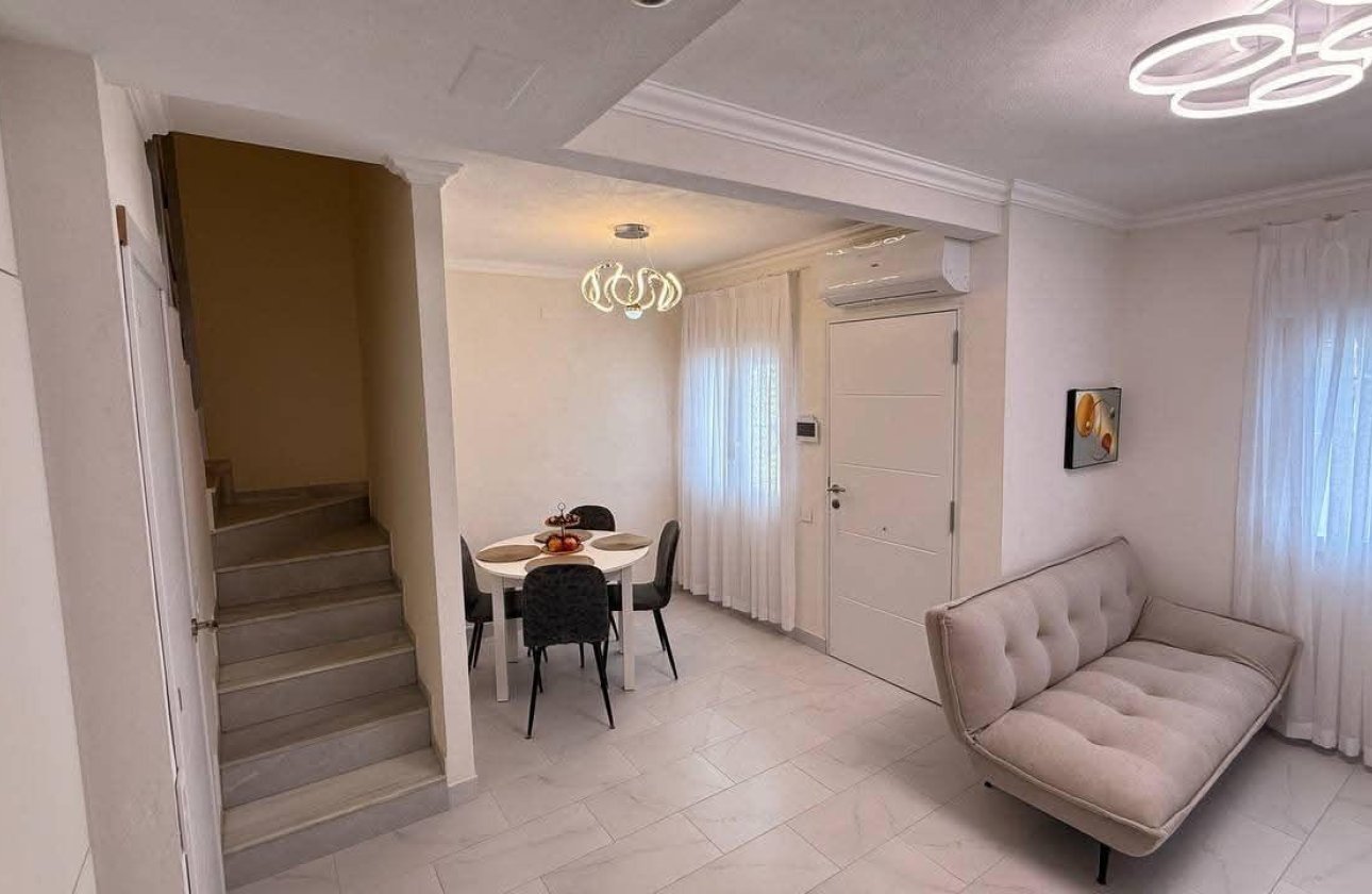Resale - Town House -
Torrevieja - Calas Blanca