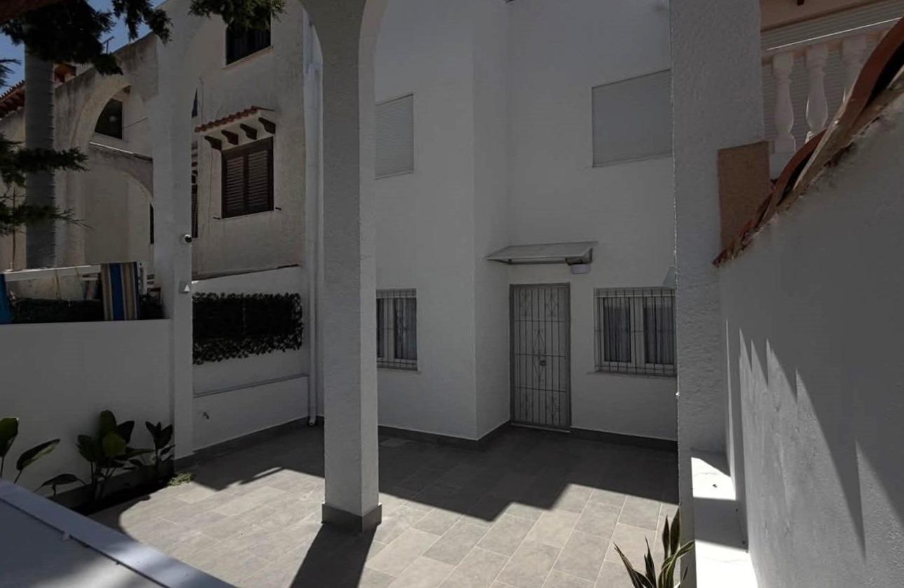 Resale - Town House -
Torrevieja - Calas Blanca