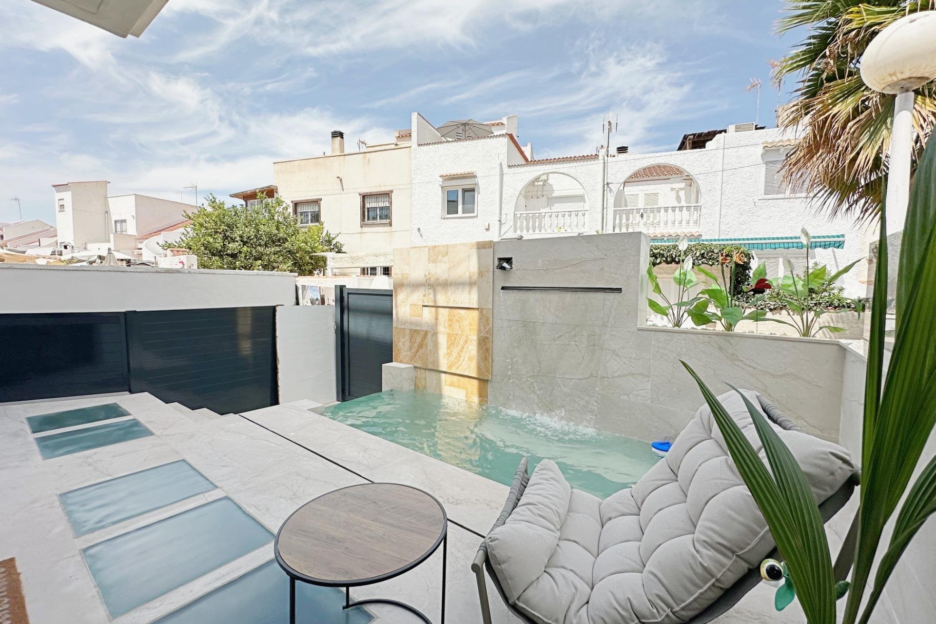 Resale - Town House -
Torrevieja - Calas Blanca