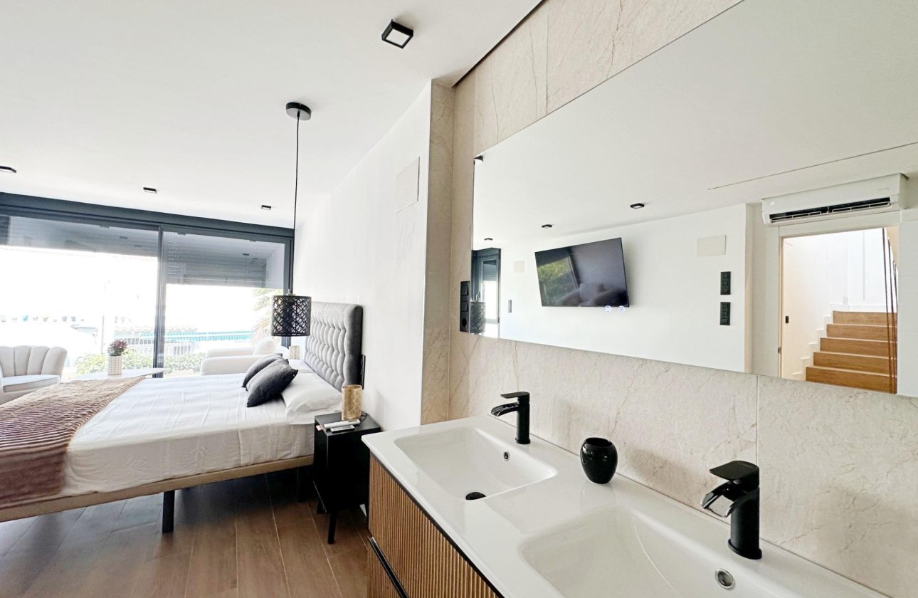 Resale - Town House -
Torrevieja - Calas Blanca