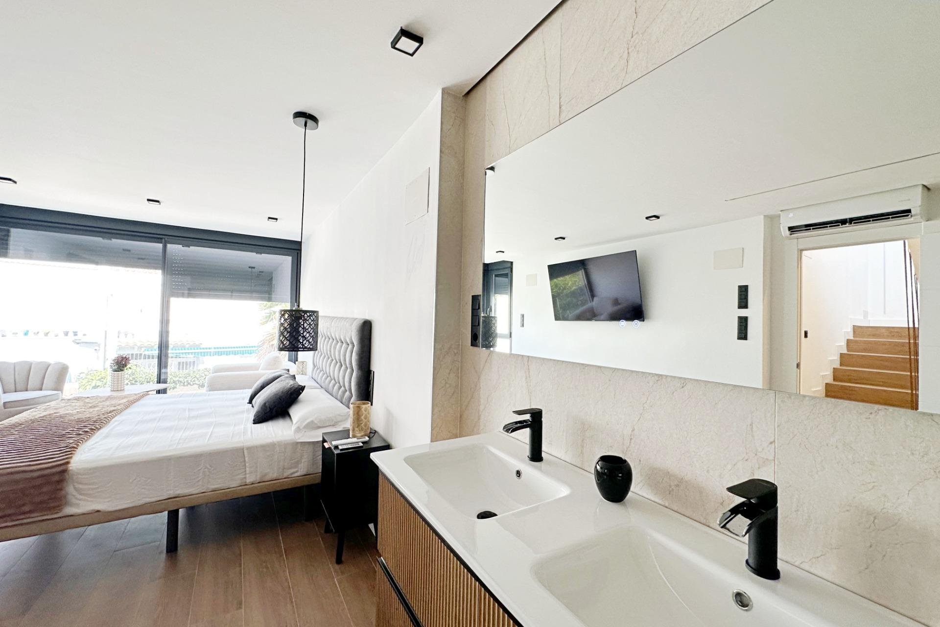 Resale - Town House -
Torrevieja - Calas Blanca