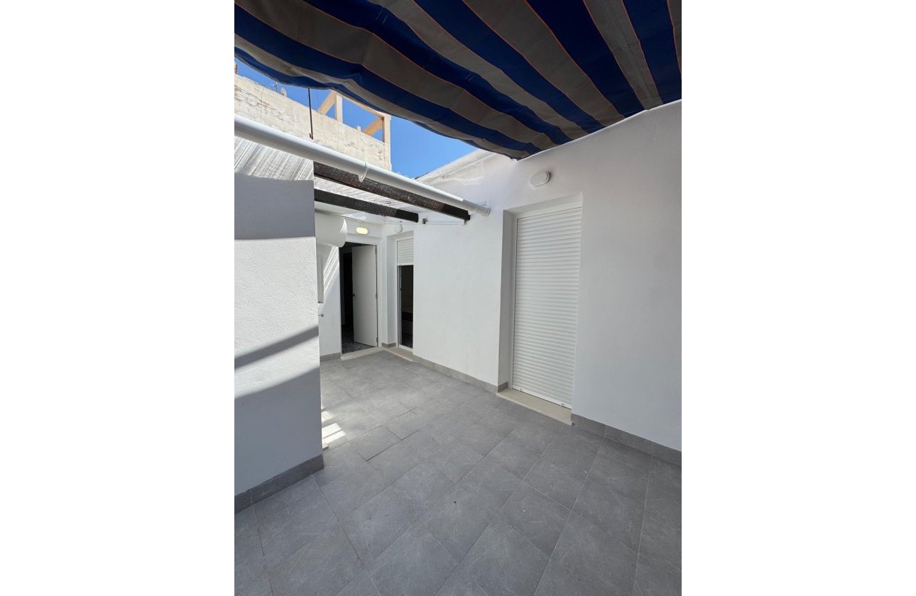 Resale - Town House -
Torrevieja - Centro