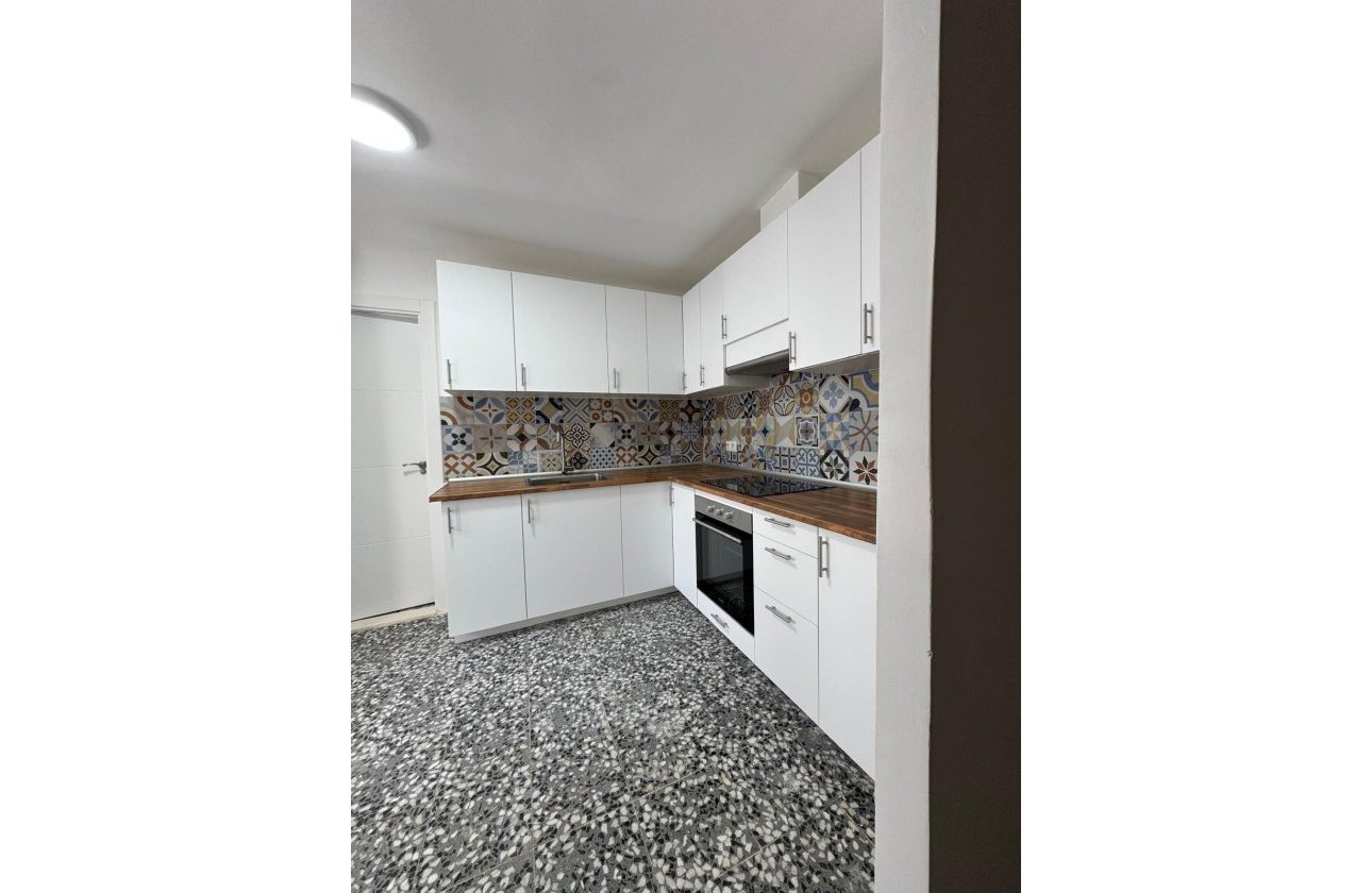 Resale - Town House -
Torrevieja - Centro