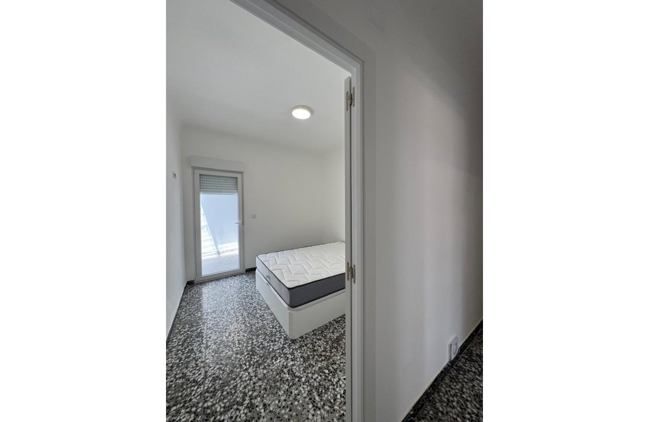 Resale - Town House -
Torrevieja - Centro