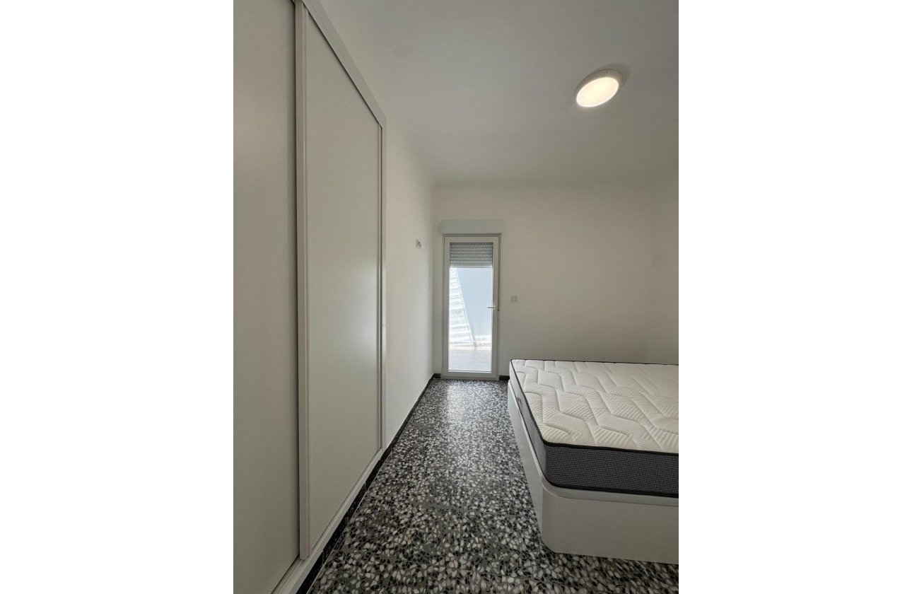 Resale - Town House -
Torrevieja - Centro