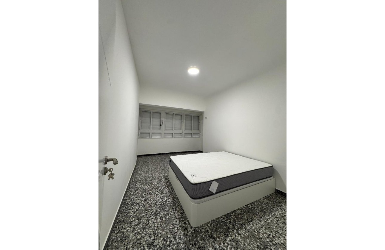 Resale - Town House -
Torrevieja - Centro