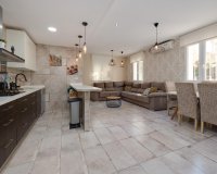 Resale - Town House -
Torrevieja - Centro