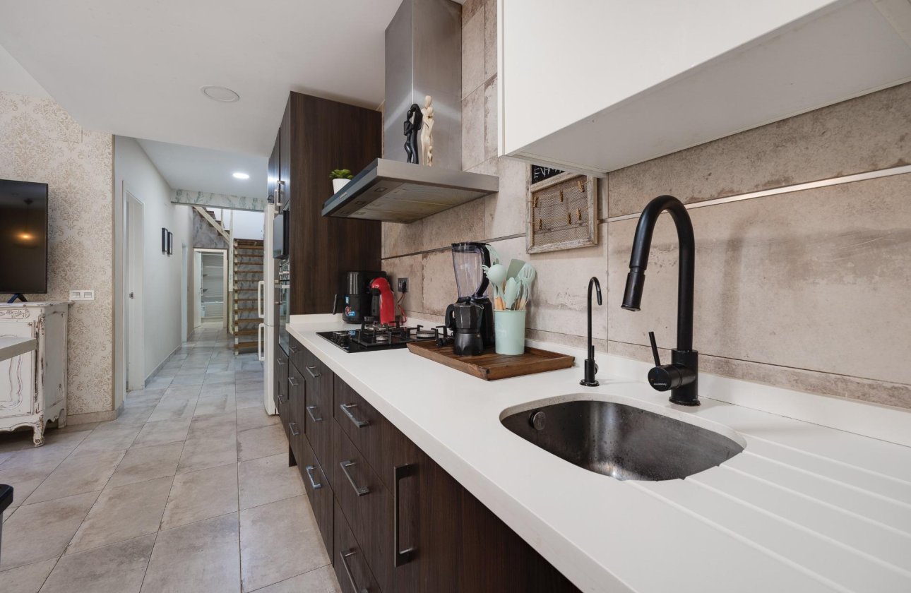 Resale - Town House -
Torrevieja - Centro