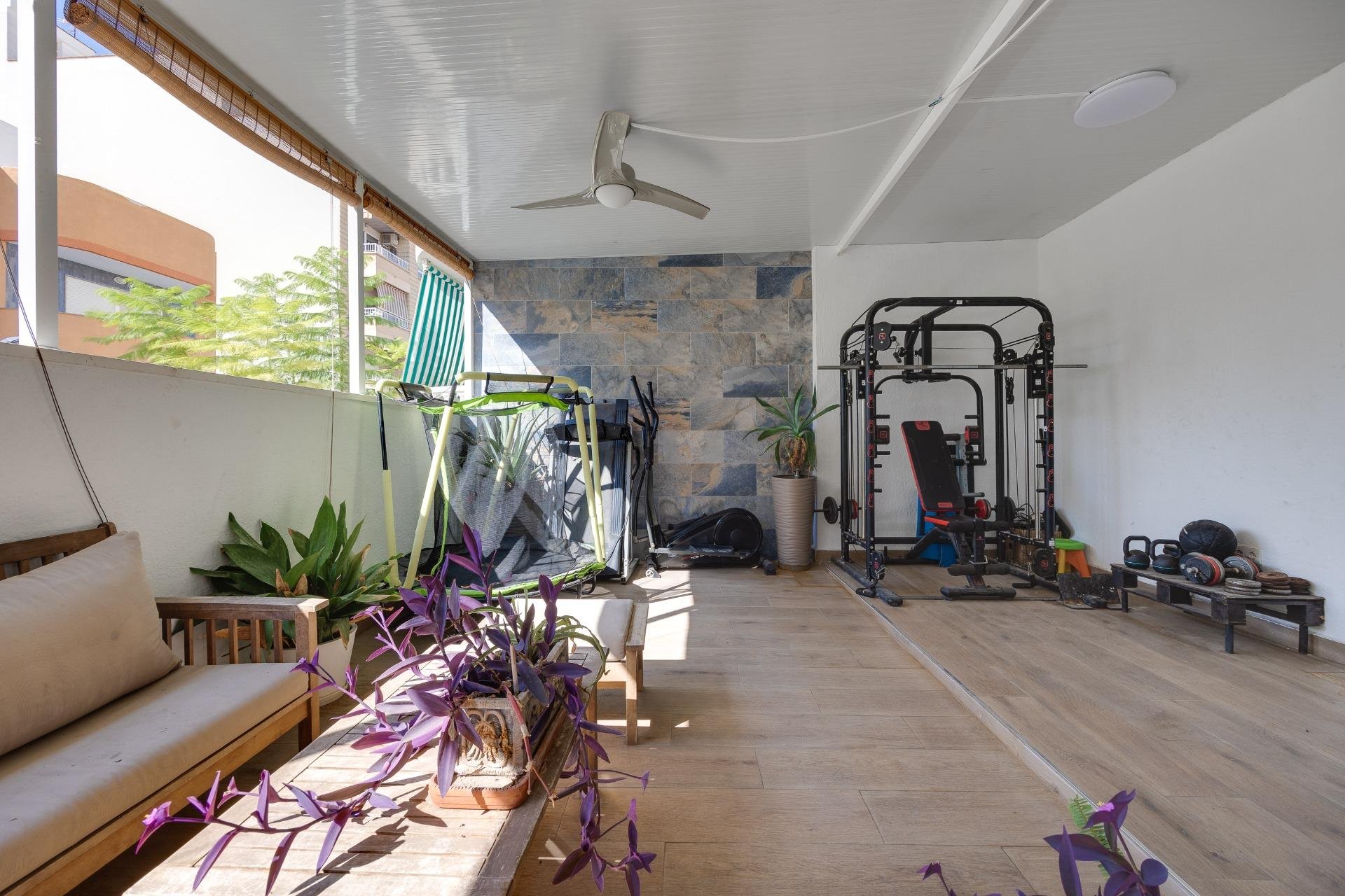 Resale - Town House -
Torrevieja - Centro