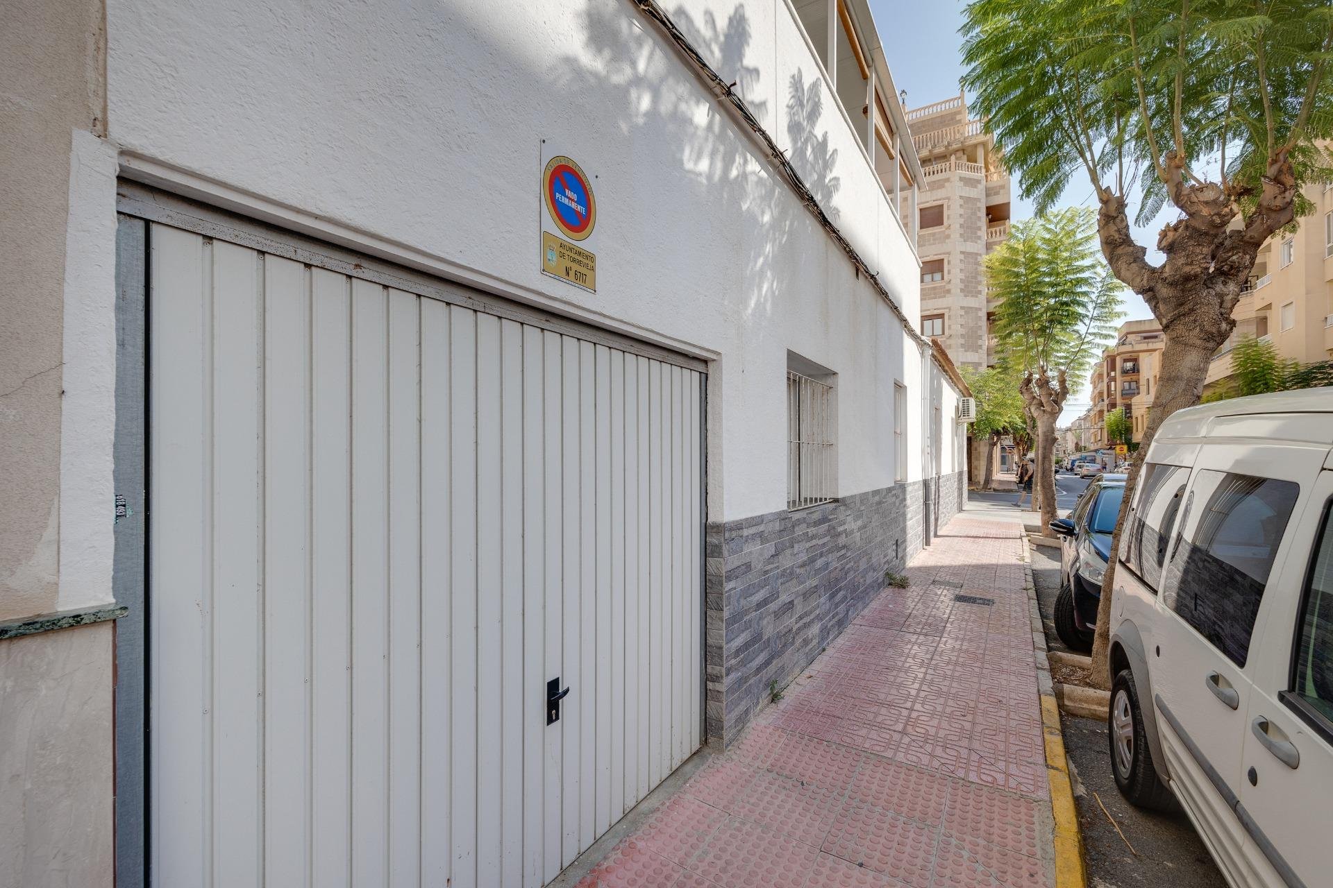 Resale - Town House -
Torrevieja - Centro
