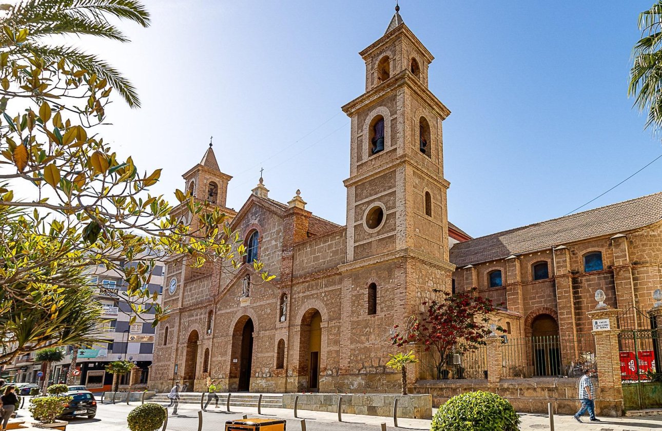 Resale - Town House -
Torrevieja - Centro