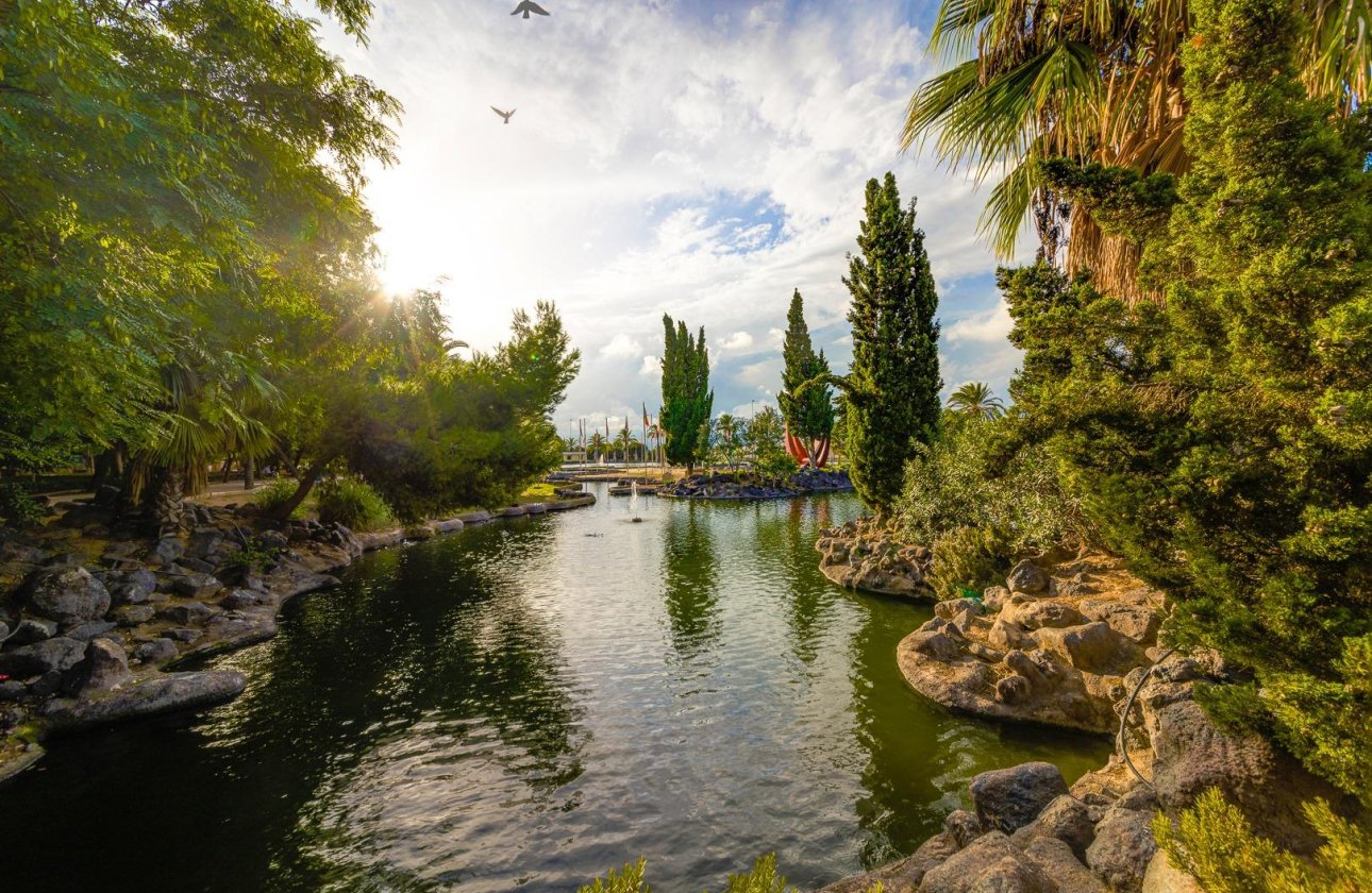 Resale - Town House -
Torrevieja - Centro