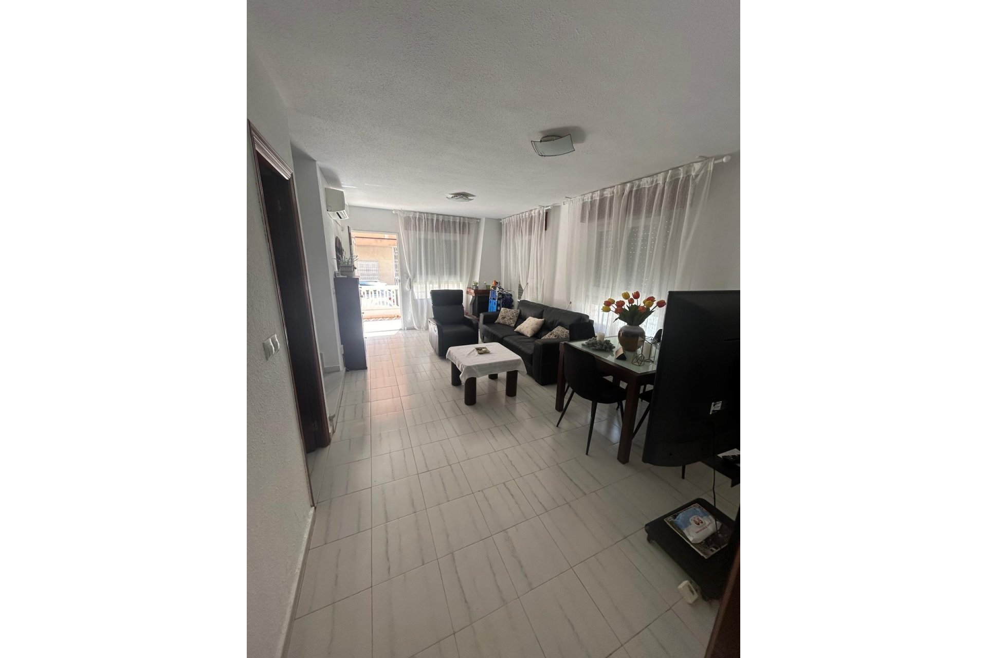 Resale - Town House -
Torrevieja - Centro