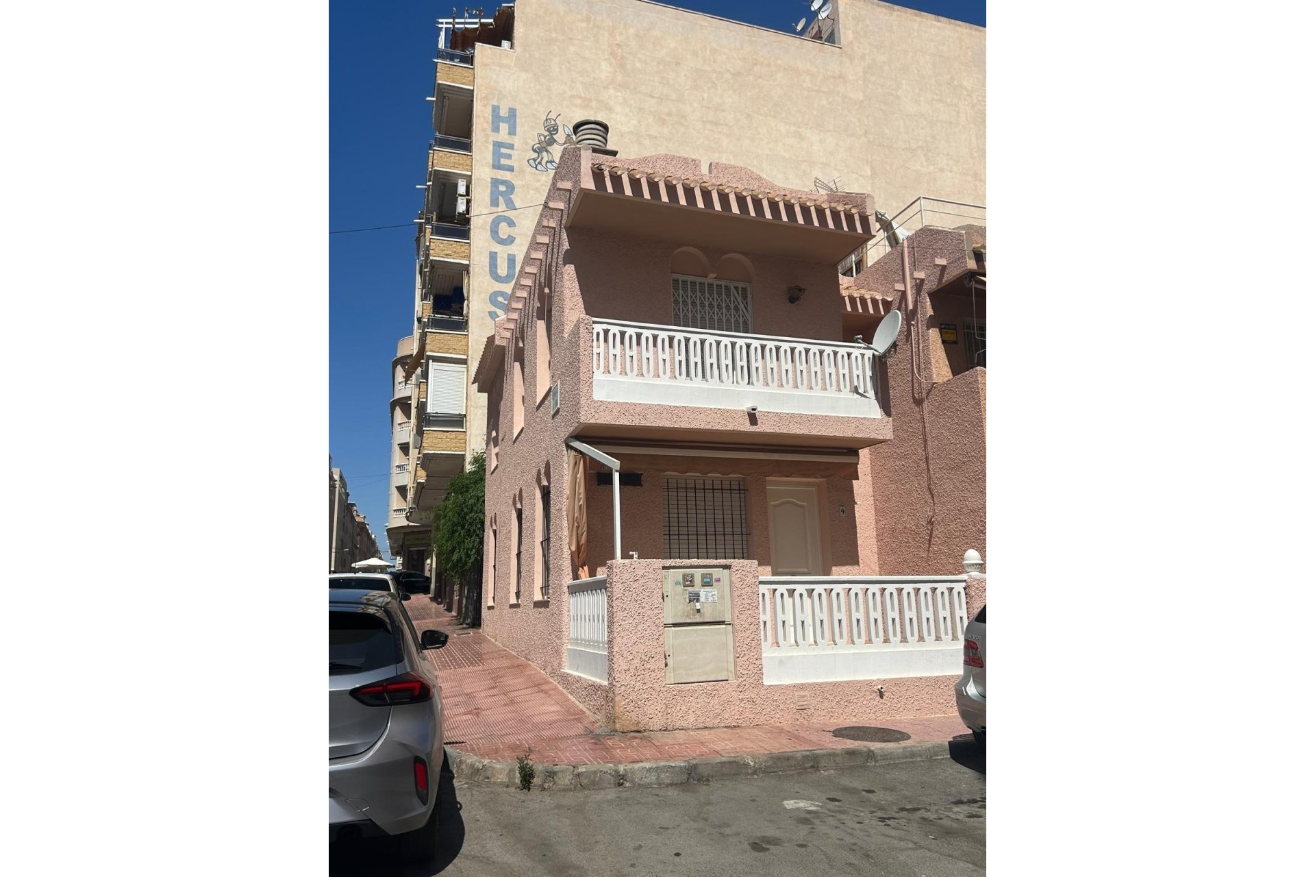 Resale - Town House -
Torrevieja - Centro