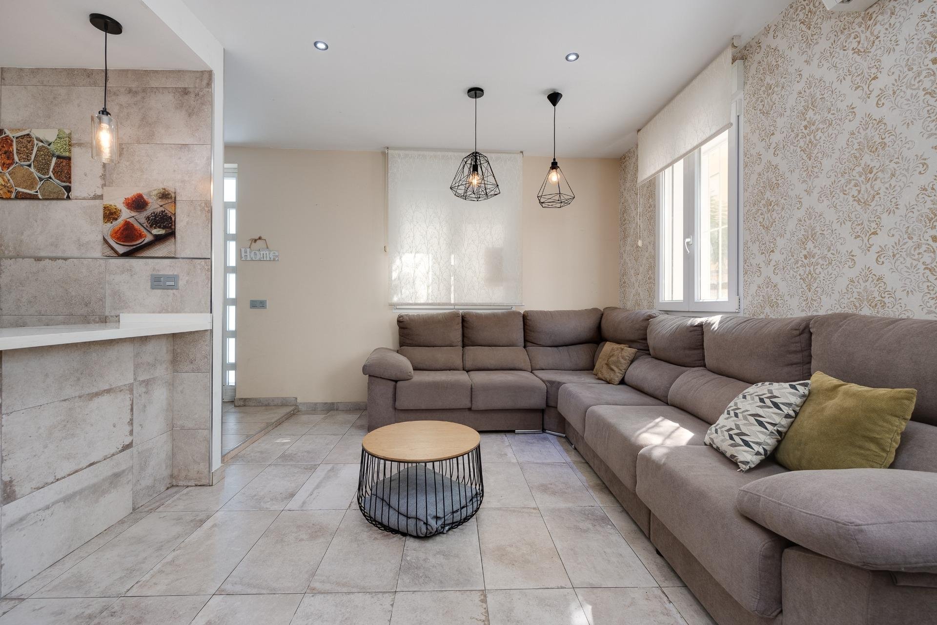 Resale - Town House -
Torrevieja - Centro