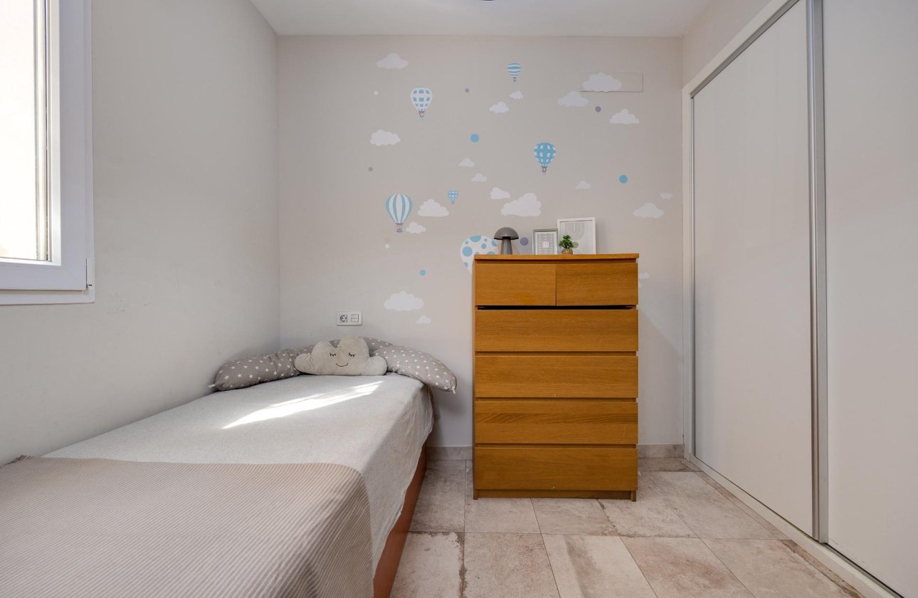 Resale - Town House -
Torrevieja - Centro