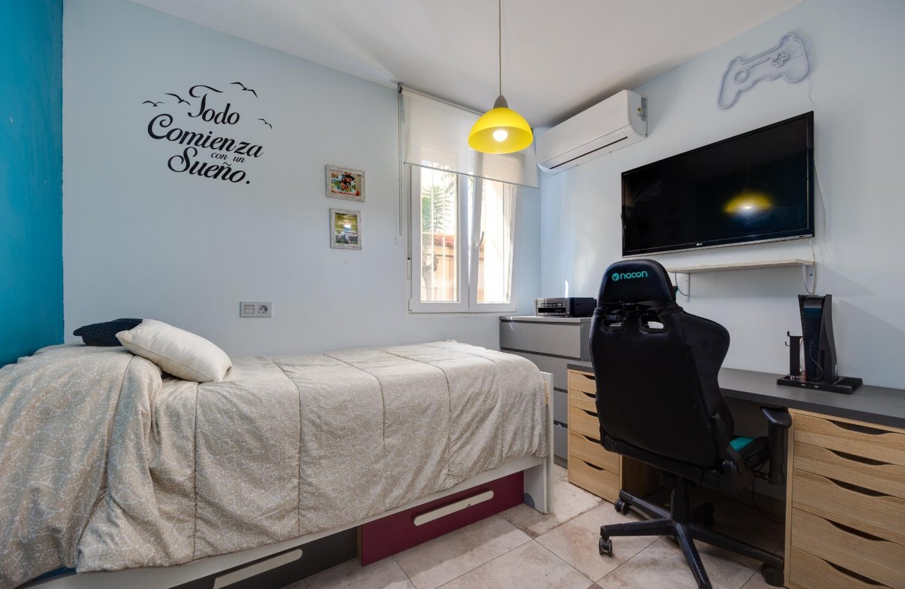 Resale - Town House -
Torrevieja - Centro