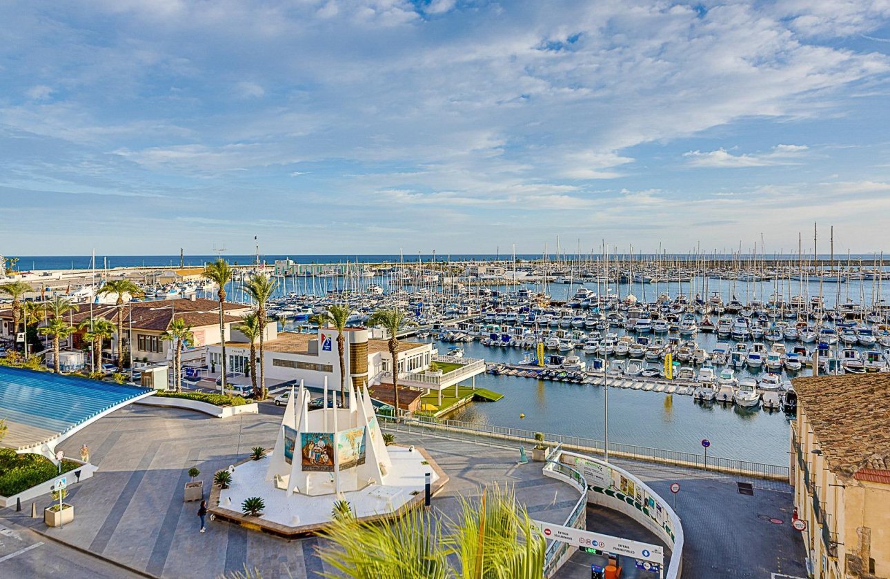 Resale - Town House -
Torrevieja - Centro