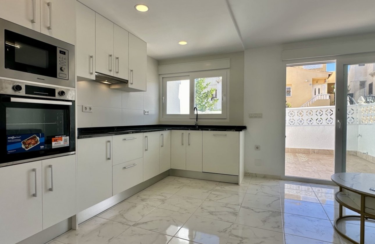 Resale - Town House -
Torrevieja - Costa Blanca