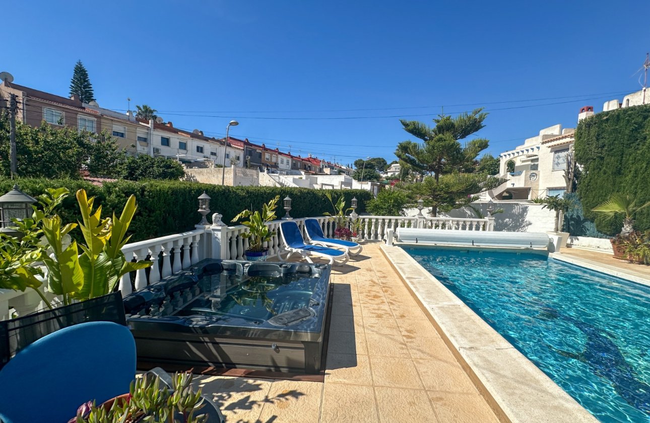 Resale - Town House -
Torrevieja - Costa Blanca