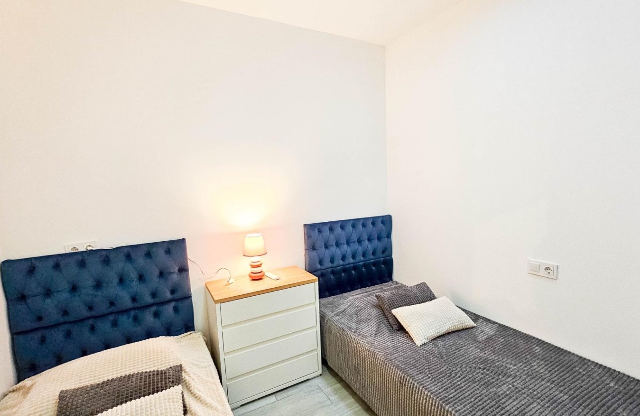 Resale - Town House -
Torrevieja - El Limonar