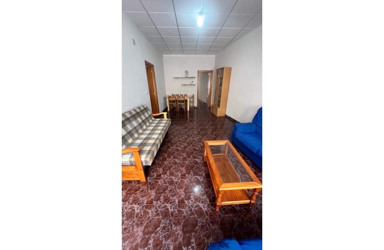 Resale - Town House -
Torrevieja - Estacion De Autobuses