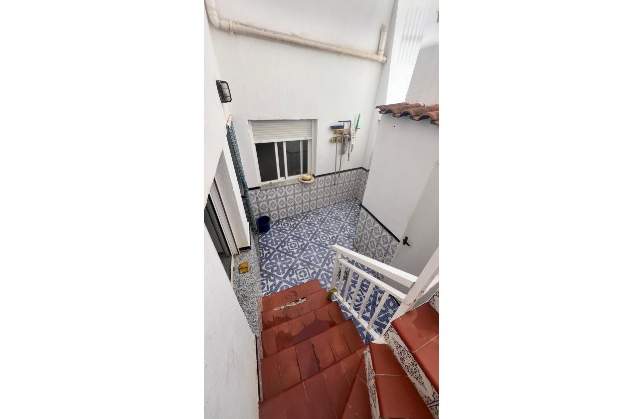 Resale - Town House -
Torrevieja - Estacion De Autobuses