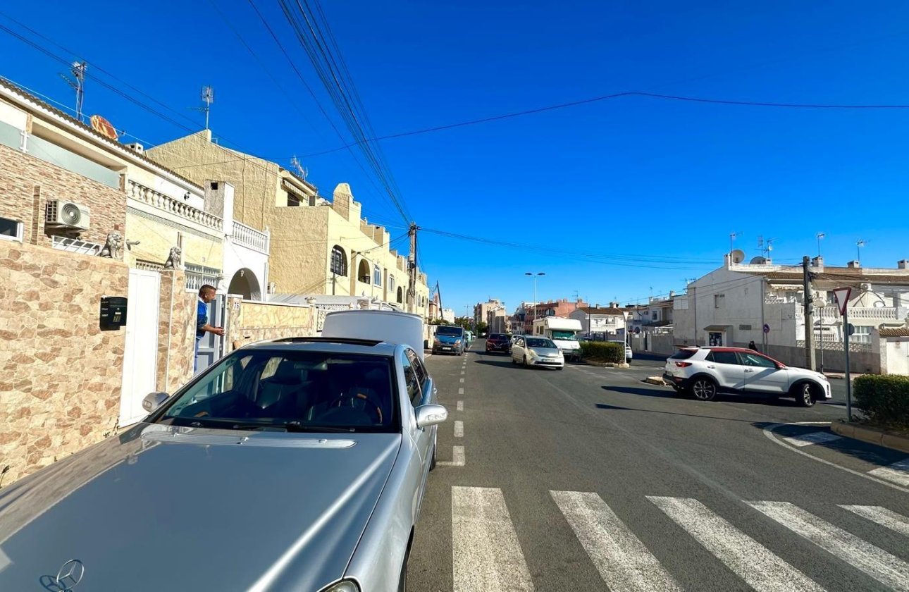 Resale - Town House -
Torrevieja - Estacion De Autobuses