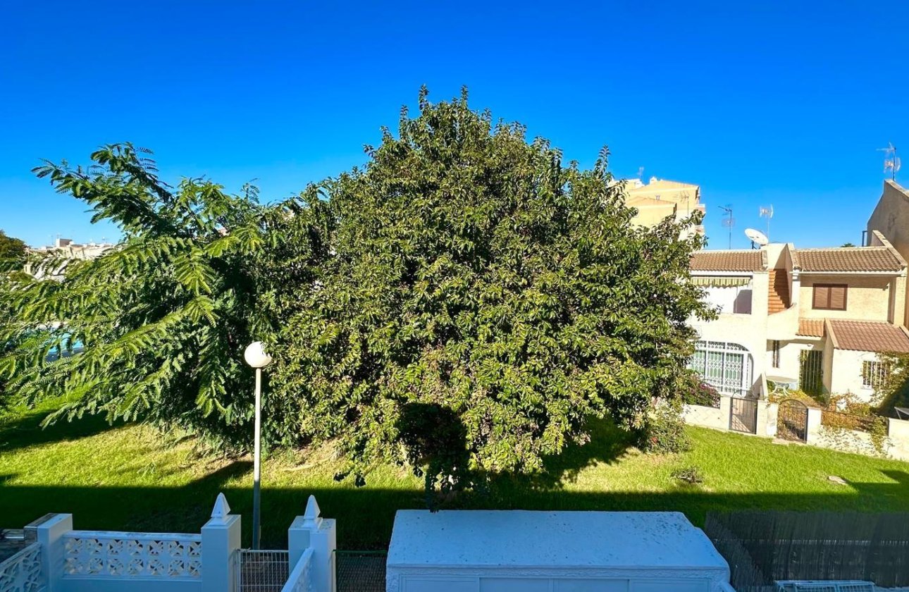 Resale - Town House -
Torrevieja - Estacion De Autobuses