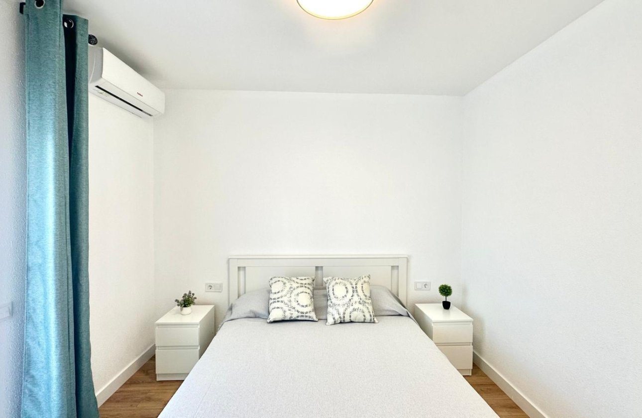 Resale - Town House -
Torrevieja - Estacion De Autobuses