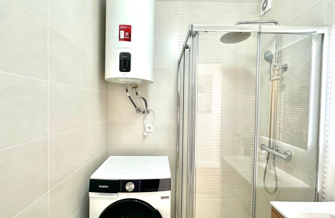 Resale - Town House -
Torrevieja - Estacion De Autobuses