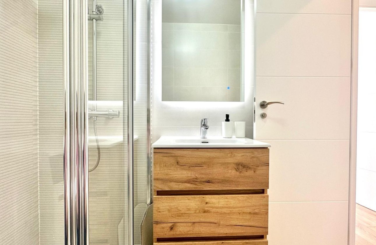 Resale - Town House -
Torrevieja - Estacion De Autobuses