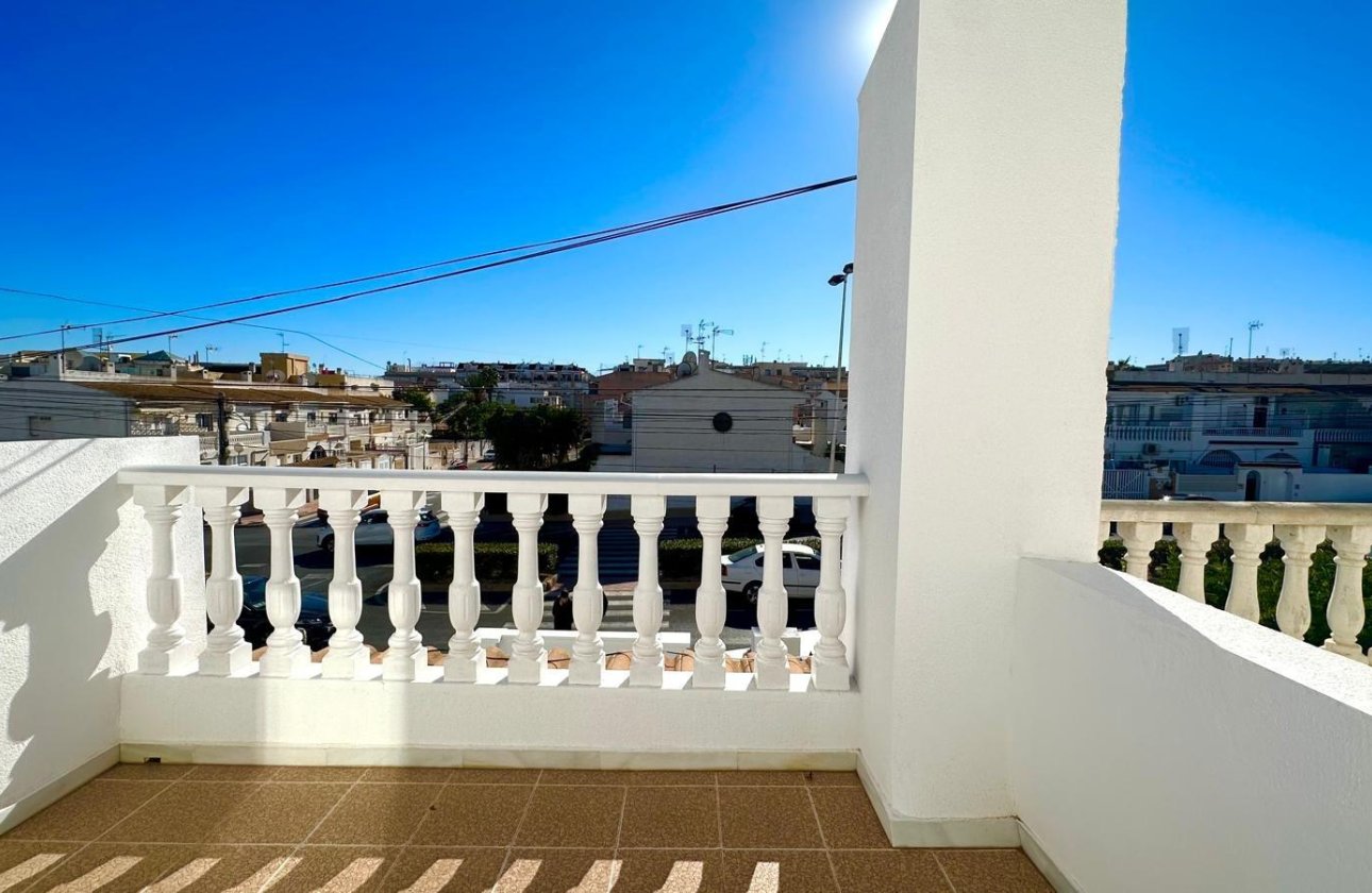 Resale - Town House -
Torrevieja - Estacion De Autobuses