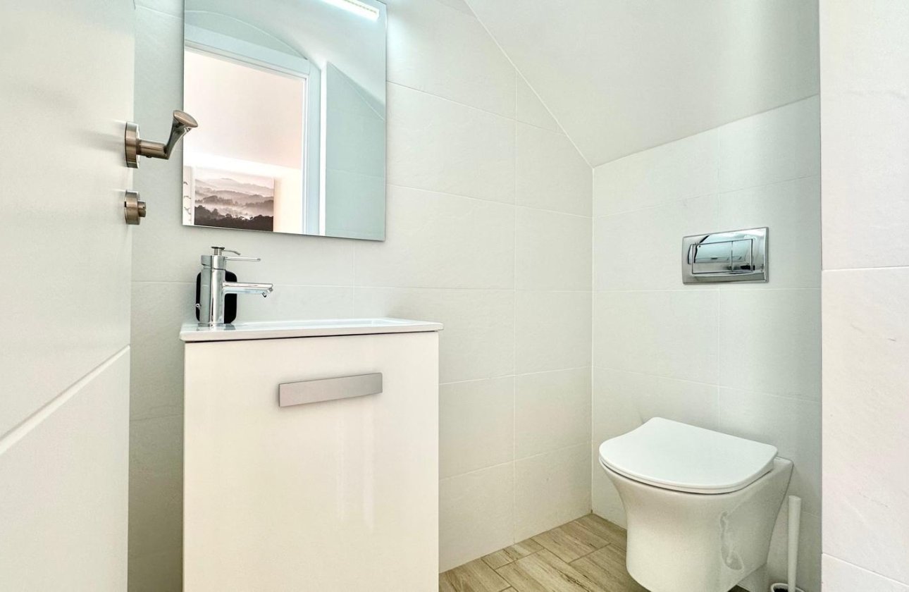 Resale - Town House -
Torrevieja - Estacion De Autobuses