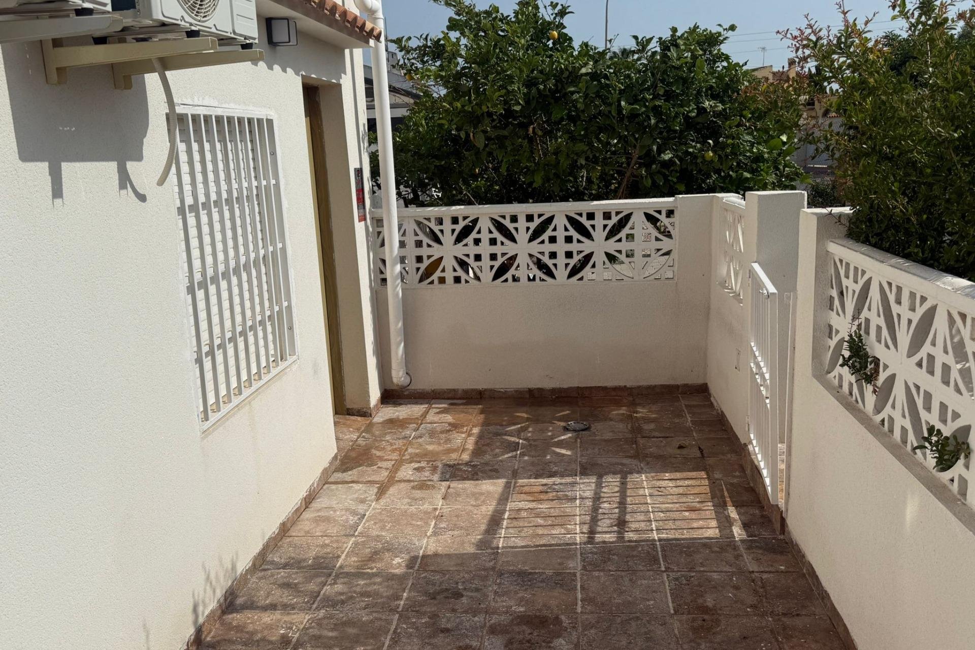 Resale - Town House -
Torrevieja - La Siesta - El Salado - Torreta