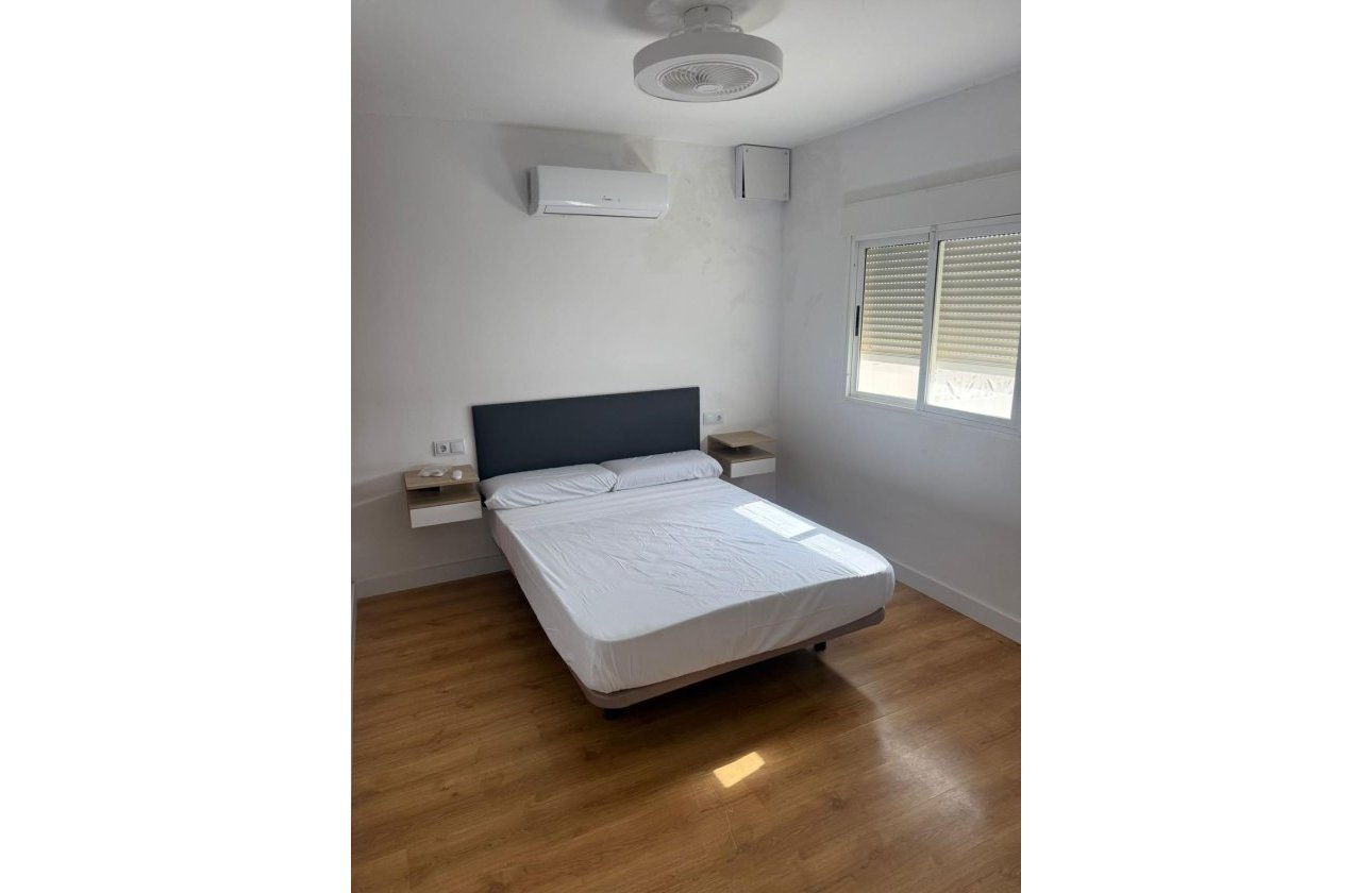 Resale - Town House -
Torrevieja - La Siesta - El Salado - Torreta