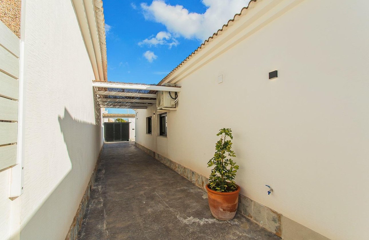 Resale - Town House -
Torrevieja - La Siesta